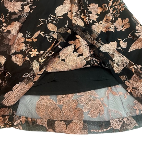 Eva Mendes New York & Co A-Line Midi Floral Embroidered Skirt Size 18 - Picture 2 of 5